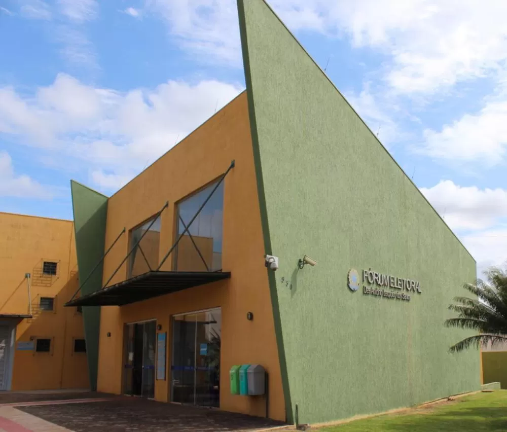  Eleitores devem comparecer ao Cartório Eleitoral para coleta biométrica até 6 de maio. (Foto: João Livi)