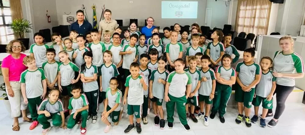 Visita à Câmara de Vereadores. (Foto: Cristiano Viteck)