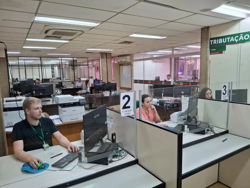 Contribuintes têm até dezembro para comparecer ao setor de tributação da Prefeitura a fim de aderir ao REFIS ISSQN 2026 e obter descontos máximos (Foto: Divulgação)