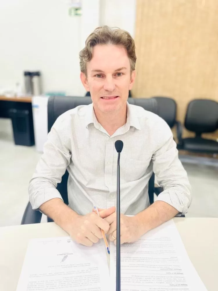 Rafael Heinrich apresentou requerimento e indicações voltados à segurança no trânsito e à melhoria de espaços públicos em bairros da cidade. (Foto: Cristiano Viteck)