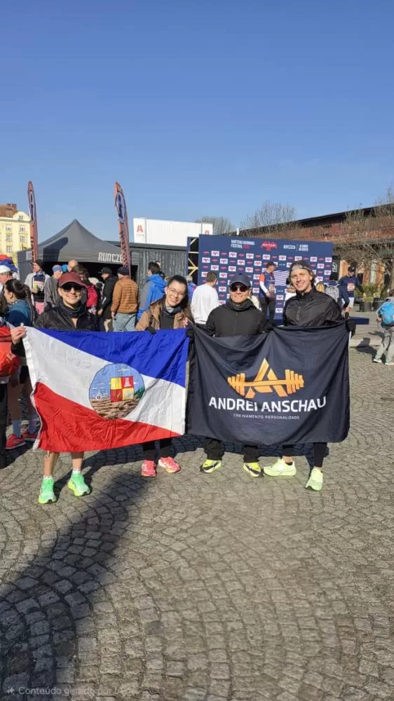 Atletas de Quatro Pontes participaram da Meia Maratona de Praga, uma das principais provas do circuito internacional de corrida. (Foto: Divulgação)