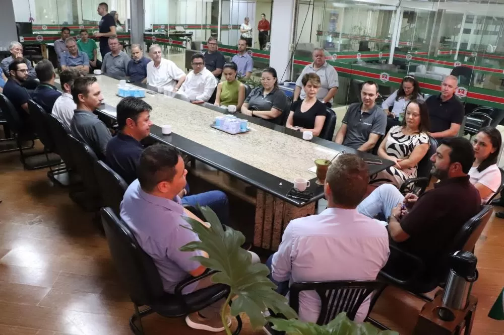 Lançamento do Abril Verde reúne autoridades e reforça a importância da segurança no trabalho em Marechal Cândido Rondon. (Foto: Divulgação).