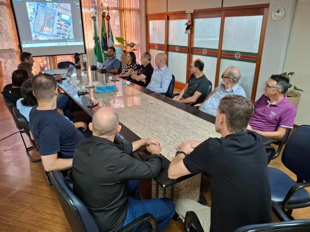 Empresários apresentam proposta de revitalização de área de lazer no bairro São Lucas. (Foto: Divulgação)