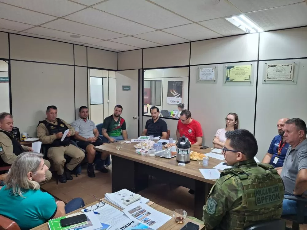 Reunião na prefeitura alinha estratégias de segurança para eventos de corrida em Marechal Rondon. (Foto: Divulgação)