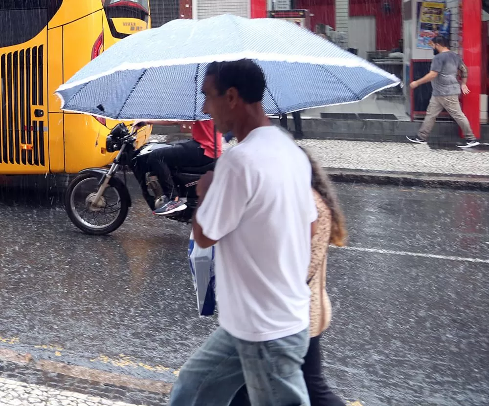 Volumes elevados de chuva já foram registrados no Litoral e previsão indica continuidade das instabilidades no Paraná (Foto: Foto: Gilson Abreu/Arquivo AEN)