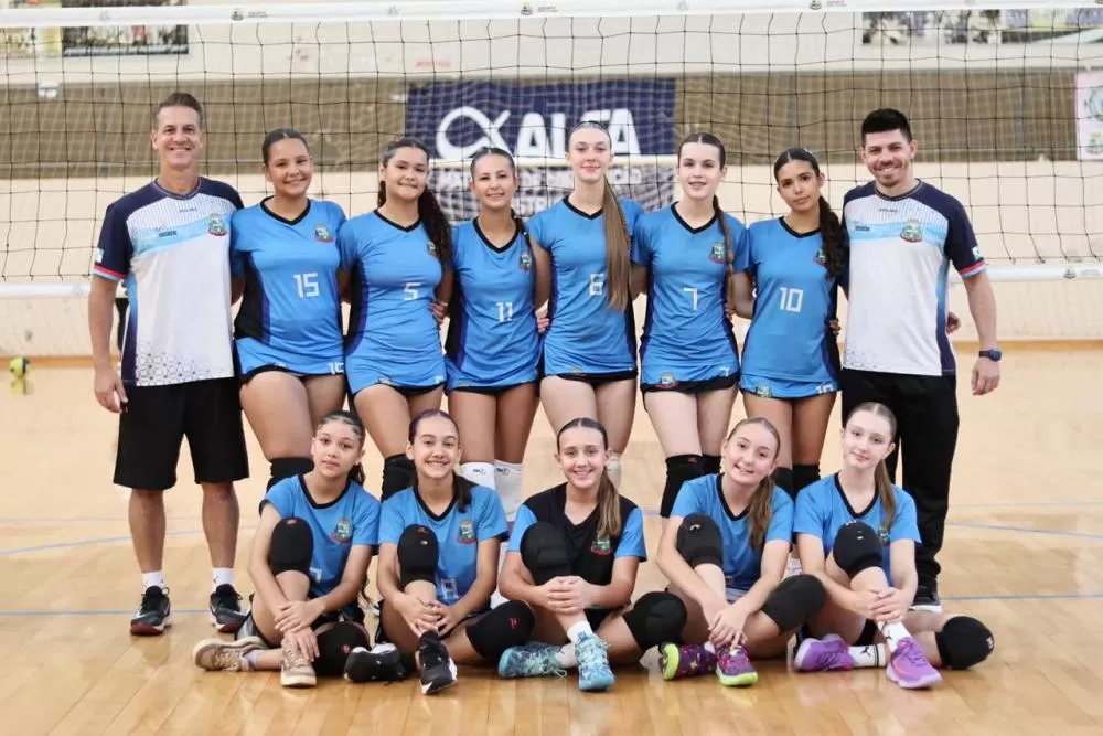 Equipe de Voleibol Quatro Pontes 2026 - feminino - sub-15. (Fotos: Divulgação)