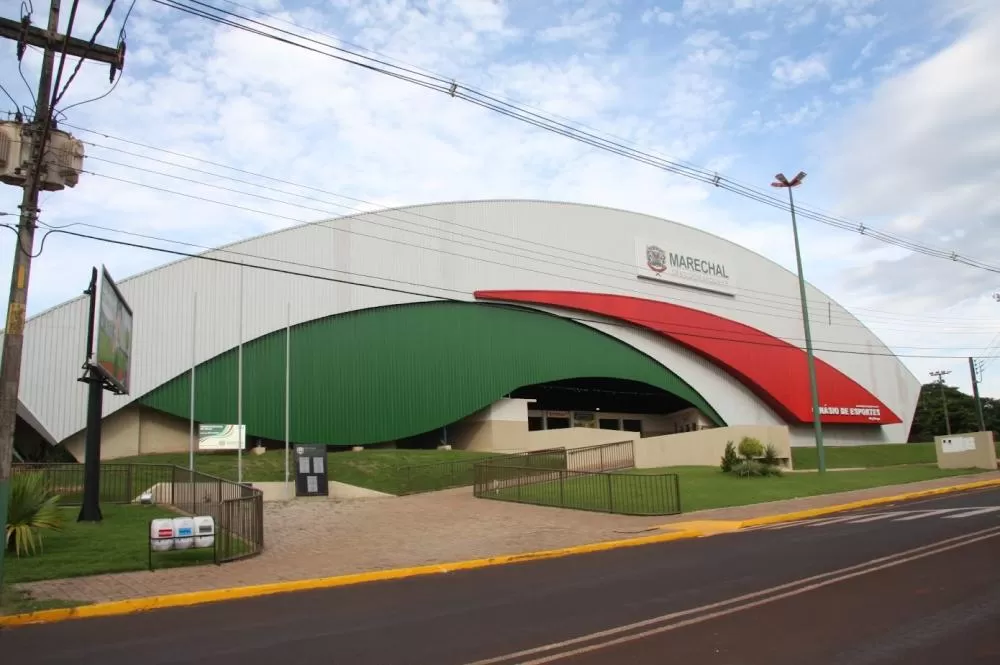 Jogo festivo marca o retorno do basquete ao Ginásio Ney Braga (Foto: Divulgação)