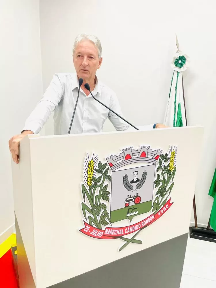 Vereadores, como o presidente Valdirzinho, utilizam tribuna para anunciar apoios a pré-candidatos a deputado estadual. (Foto: Cristiano Viteck)