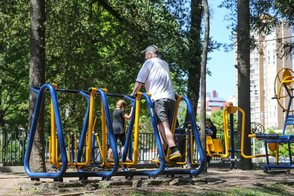 População idosa cresce de forma acelerada e redefine perfil demográfico do Paraná. (Foto: Geraldo Bubniak/AEN)