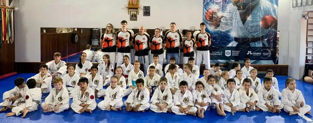 Etapa do circuito interno de karatê reúne atletas e famílias em Marechal Rondon. (Fotos: Divulgação)