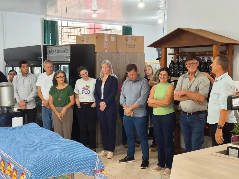 Abertura da sede provisória da ACEMPRE reuniu autoridades e produtores rurais em Marechal Cândido Rondon. (Foto: Divulgação)