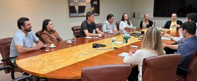Comitiva de Marechal Cândido Rondon participou de agenda com representantes do BRDE em Curitiba. (Foto: Divulgação)