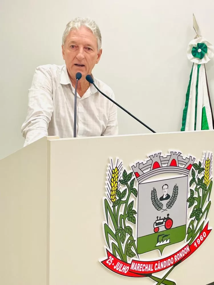 Presidente da Câmara, Valdir Sachser (Valdirzinho), usou a tribuna para alertar sobre riscos no uso de patinetes por crianças em Marechal Cândido Rondon. (Foto: Cristiano Viteck)