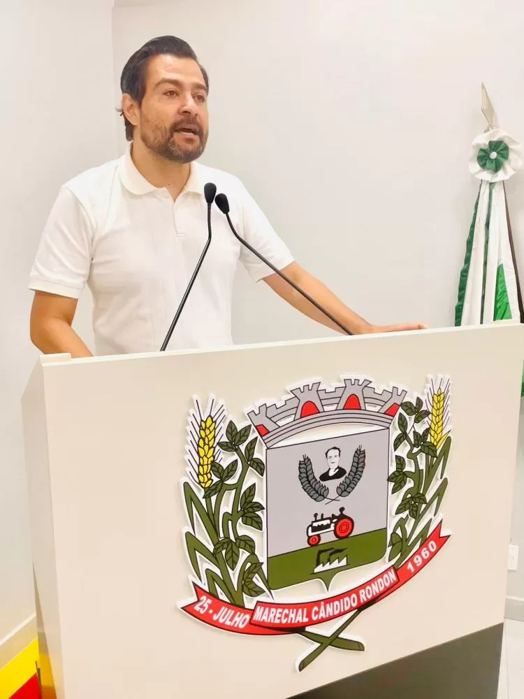 Vereador Fábio Fockink, o Policial Fábio, defendeu na tribuna a criação de cadastro municipal para entregadores de motocicleta em Marechal Cândido Rondon. (Foto: Cristiano Viteck)