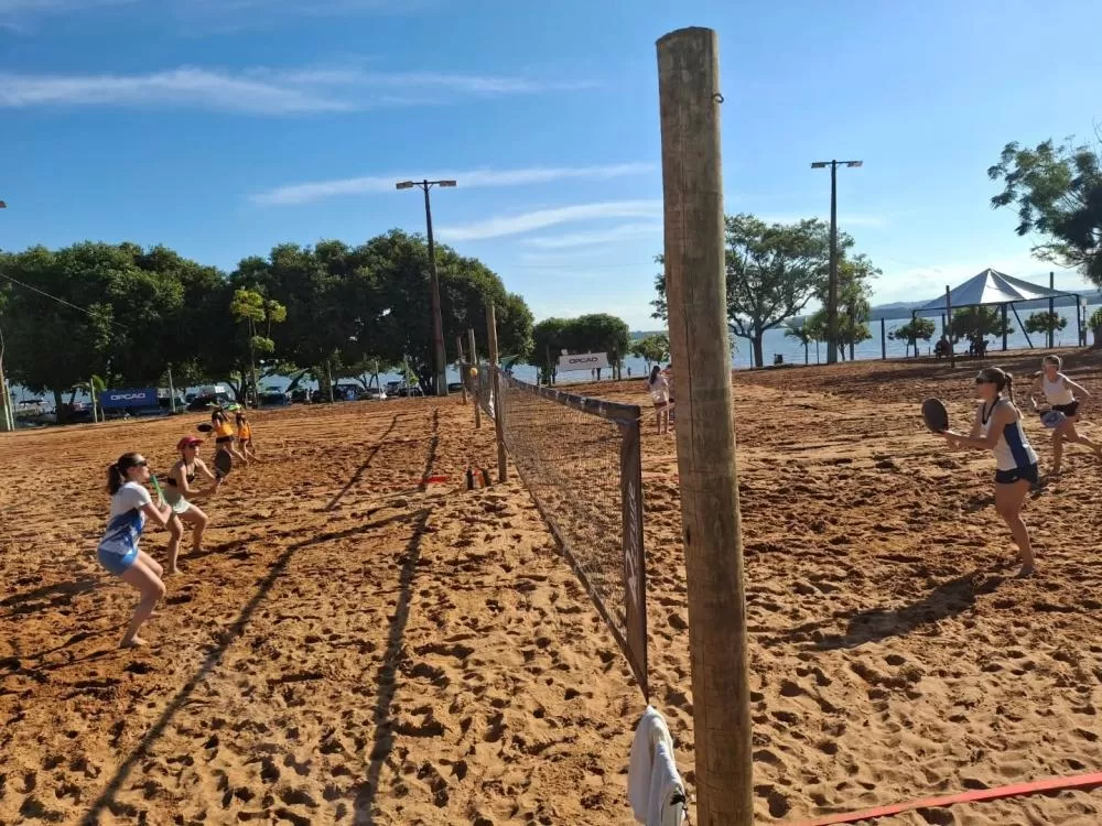 Torneio FPT Beach Series 1500 - Oeste teve início no parque de lazer e turismo de Porto Mendes. (Foto: Divulgação)