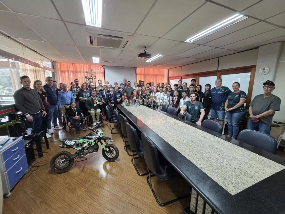 Encontro no paço municipal reuniu atletas, entidades esportivas e comissões técnicas para valorizar o esporte rondonense. (Foto: Divulgação)