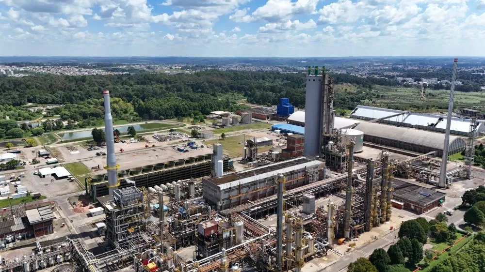 Fábrica de Fertilizantes Araucária Nitrogenados S.A. voltou a produzir ureia após retomada operacional da unidade no Paraná. (Foto: Michel Chedid/Agência Petrobras)