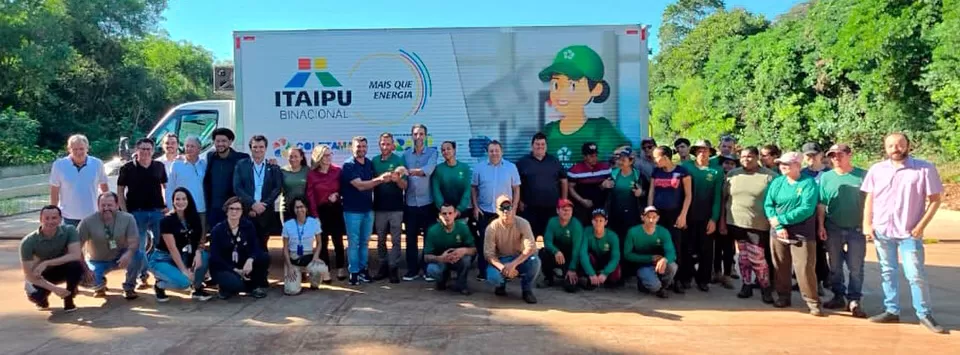 ACAN recebeu novo caminhão para reforçar o trabalho da coleta seletiva em Marechal Cândido Rondon. (Foto: Divulgação)