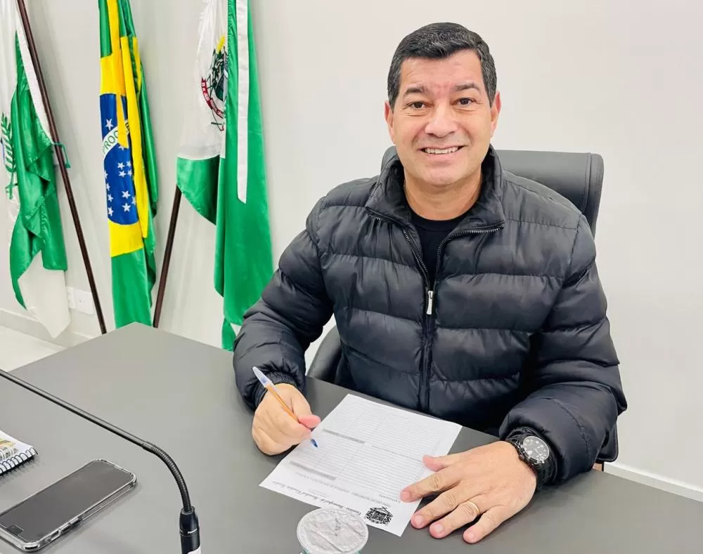 Vereador Coronel Welyngton solicitou ampliação da vacinação contra a Influenza e apresentou propostas para infraestrutura, eventos e proteção animal. (Foto: Cristiano Viteck)