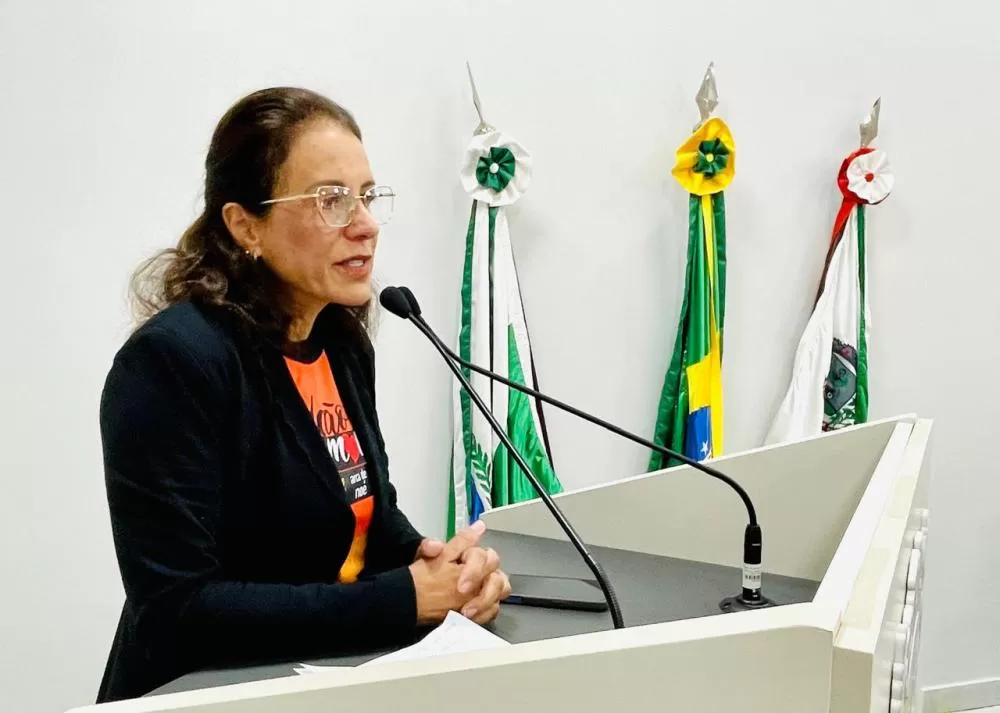 Rosemari Lamberti, presidente da Arca de Noé, usou a Tribuna Popular da Câmara para apresentar o balanço dos 20 anos da entidade e defender políticas públicas para a causa animal. (Fotos: Cristiano Viteck)