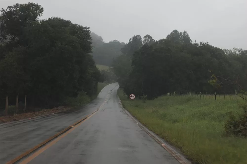 Massa de ar frio derruba temperaturas no Paraná após fim de semana de chuva intensa
