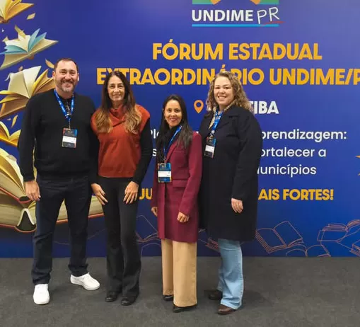 Secretário João Carlos Klein e integrantes da assessoria pedagógica participam do Fórum Estadual Extraordinário da Undime/PR, em Curitiba. (Foto: Divulgação)
