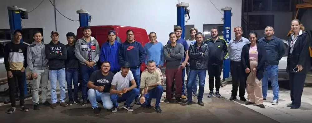 Curso de Mecânica de Automóveis foi iniciado em Pato Bragado com turma de 20 alunos, em parceria com o Senai. (Foto: Divulgação)