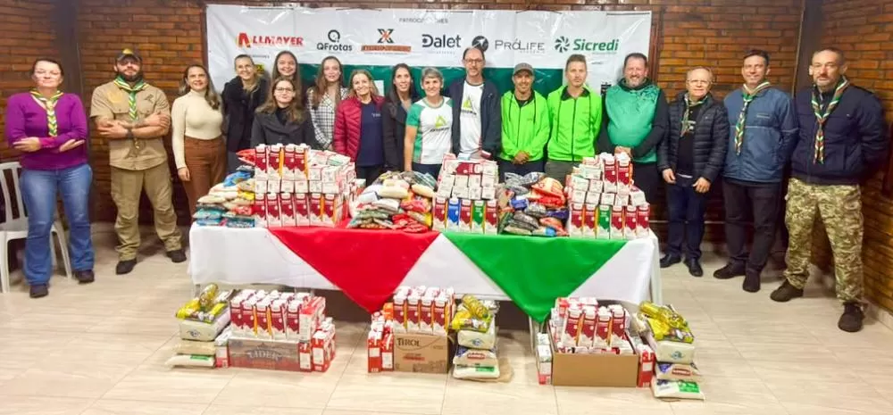 Assemar realizou o repasse dos alimentos arrecadados durante a 4ª Corrida Rústica do Trabalhador para entidades rondonenses. (Foto: Divulgação)