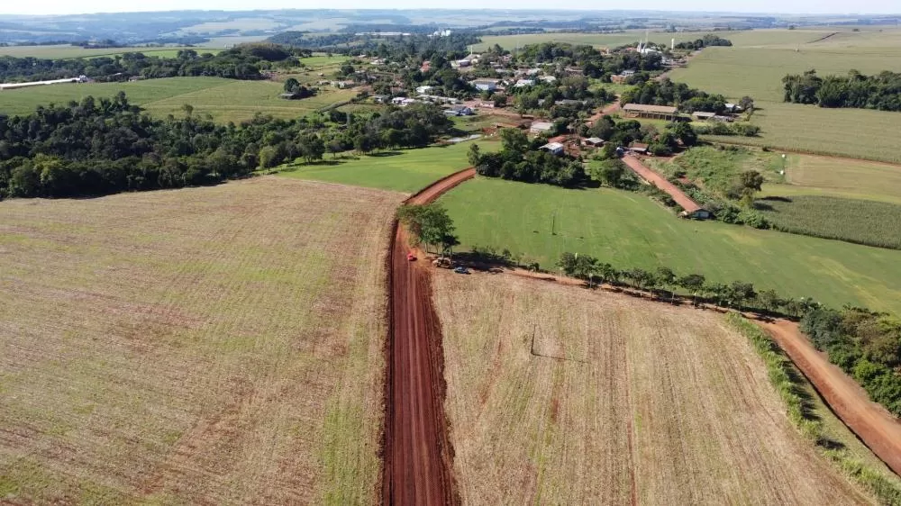 Obras de pavimentação asfáltica foram iniciadas na Linha Eldorado, entre São Roque e Entre Rios do Oeste. (Foto: Divulgação)