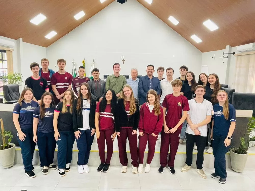 Primeiro encontro do projeto Conecta Jovem reuniu estudantes e lideranças na Câmara de Vereadores de Marechal Cândido Rondon. (Foto: Cristiano Viteck)