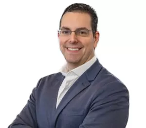 Rafael Carelli, diretor de Negócios da Unicred do Brasil, destaca que a campanha busca oferecer mais transparência, previsibilidade e economia aos cooperados em compras internacionais. (Foto: Arquivo Pessoal)