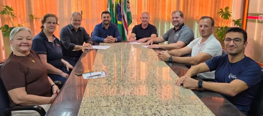 Representantes dos Rotarys foram recebidos na prefeitura para tratar da organização do Restaurante Alemão na Expo Rondon 2026. (Foto: Divulgação)