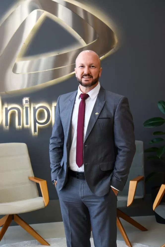 Legenda da foto: Eduardo Meinerz assume como novo diretor de Operações da Uniprime Pioneira, com foco em eficiência operacional e crescimento sustentável. (Foto: Divulgação)