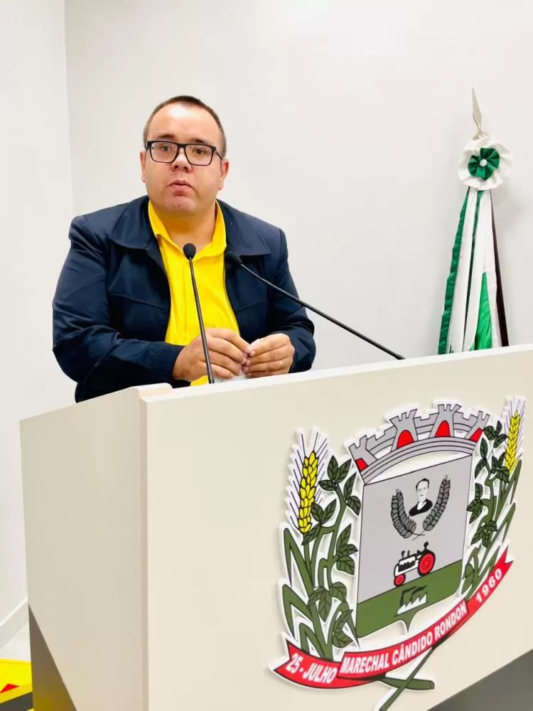 Gordinho do Suco assina pedido de recape no Loteamento Universitário