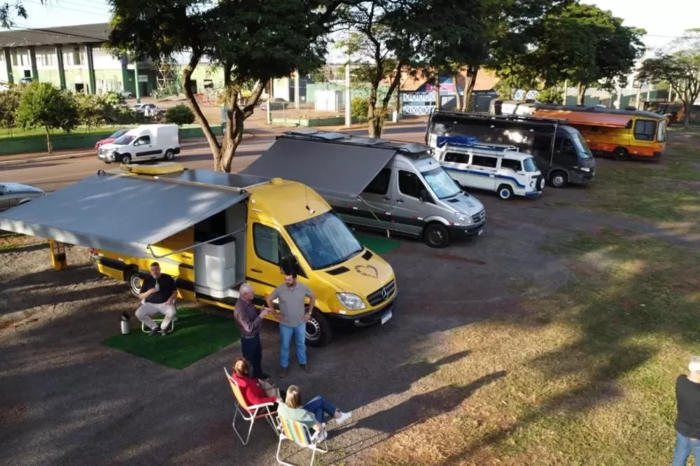 Espaço para motorhomes foi apresentado a proprietários de veículos adaptados e autoridades municipais nesta segunda-feira, em Marechal Cândido Rondon. (Foto: Divulgação)