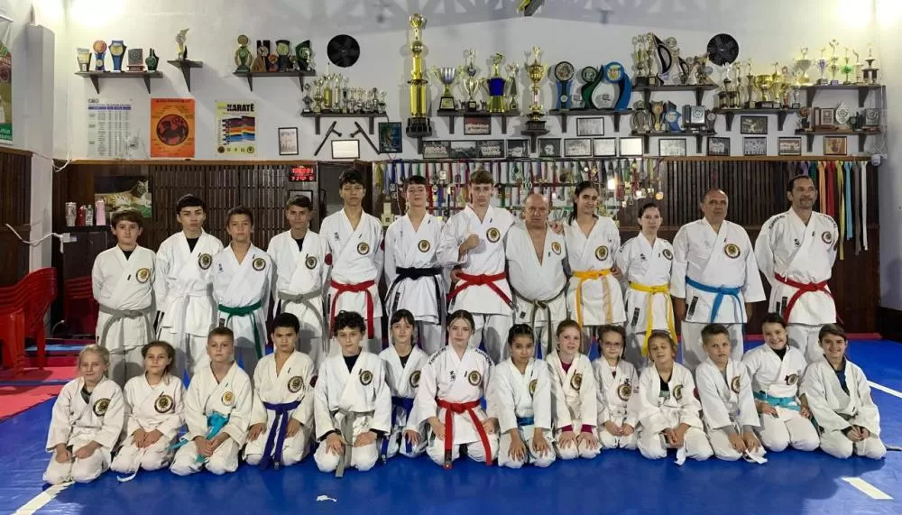 Atletas da Associação Liberdade de Karate Shotokan representarão Marechal Cândido Rondon na etapa estadual em Coronel Vivida. (Foto: Divulgação)