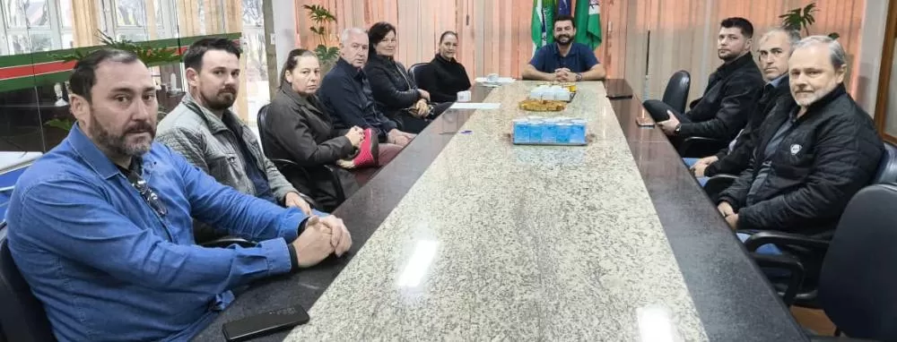 Representantes das comunidades católicas e da organização da Expo Rondon discutiram os detalhes do show religioso marcado para 22 de julho. (Foto: Divulgação)