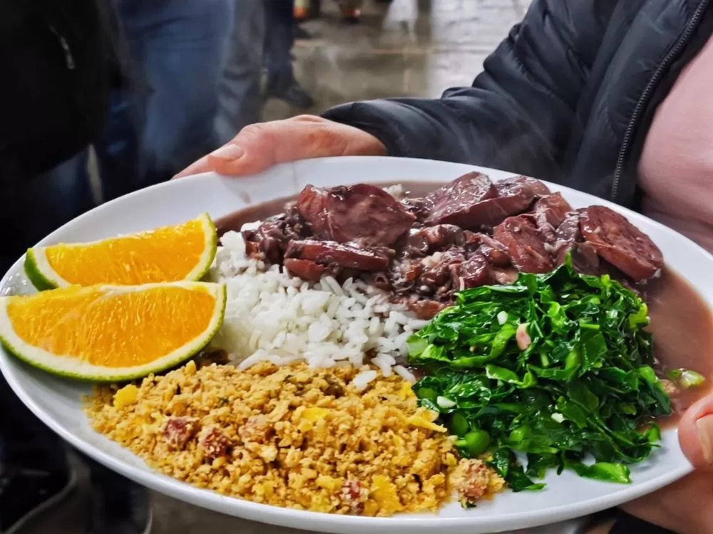 A Feijoada Beneficente 2026 espera servir cerca de 2 mil almoços no parque de exposições de Marechal Cândido Rondon. (Fofo: Divulgação)