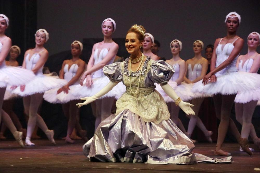 Apresentação da Curitiba Cia de Dança