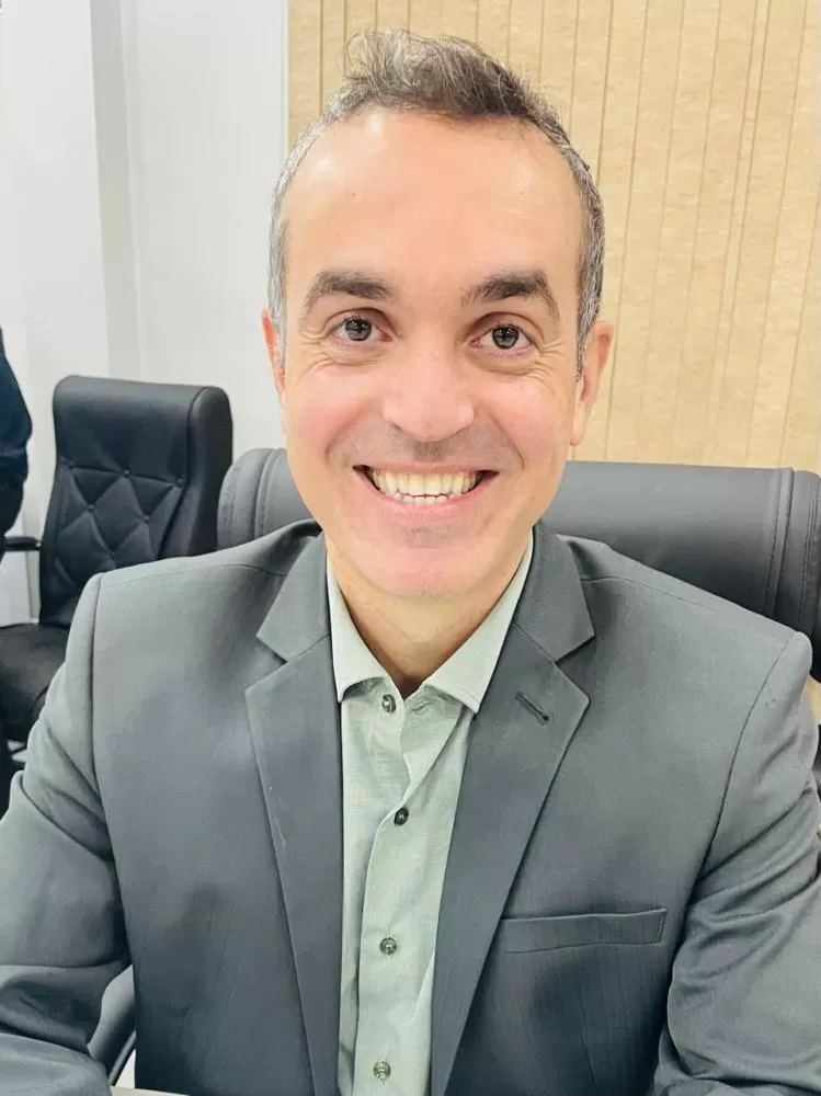 Juliano de Oliveira sugeriu mutirão de Otorrinolaringologia e pediu informações sobre o contrato de lavagem da frota municipal (Foto: Cristiano Viteck)