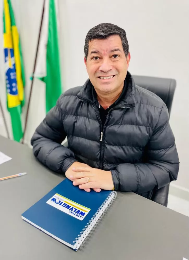 Coronel Welyngton solicitou pavimentação asfáltica sobre pedras irregulares na Estrada Rural Linha Havaí, em Iguiporã (Foto: Cristiano Viteck)