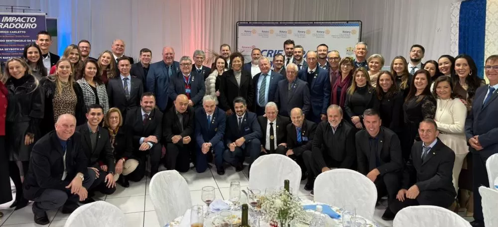 Rotary Club Satélite de Marechal Cândido Rondon Beira-Lago Pato Bragado foi instalado oficialmente em solenidade realizada no dia 22 de junho. (Foto: Divulgação)