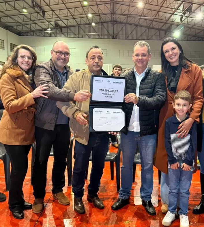 Autorização da licitação para construção do Lago Municipal reuniu autoridades, lideranças e comunidade no Centro de Eventos Seno José Lang, em Quatro Pontes. (Foto: Divulgação)