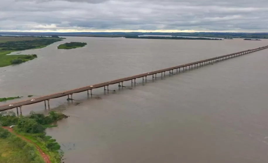 Ponte Ayrton Senna, em Guaíra, passará por obras de modernização a partir de 13 de julho, com trânsito em sistema pare e siga. (Foto: Via Campo)