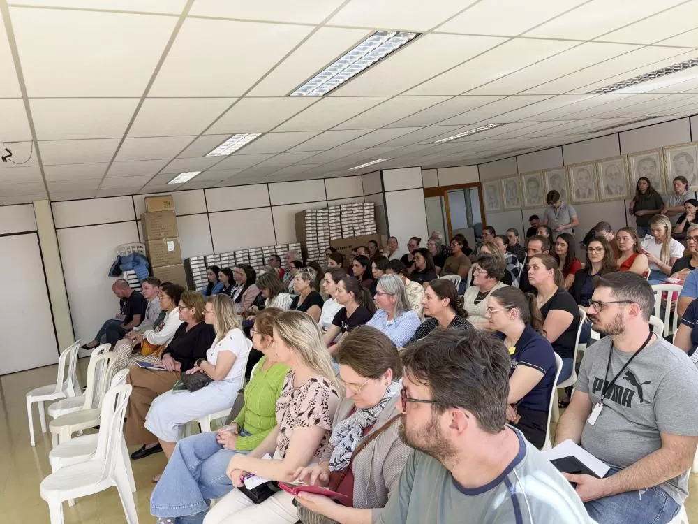 Reunião no auditório da prefeitura marca o início da elaboração do novo Plano Municipal de Educação de Marechal Cândido Rondon. (Foto: Divulgação)