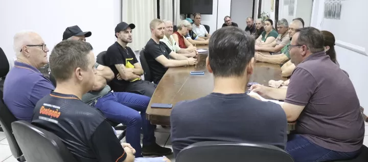 CCO e representantes de 20 entidades parceiras definiram as principais atrações da Oktoberfest 2026 de Pato Bragado. (Foto: Divulgação)