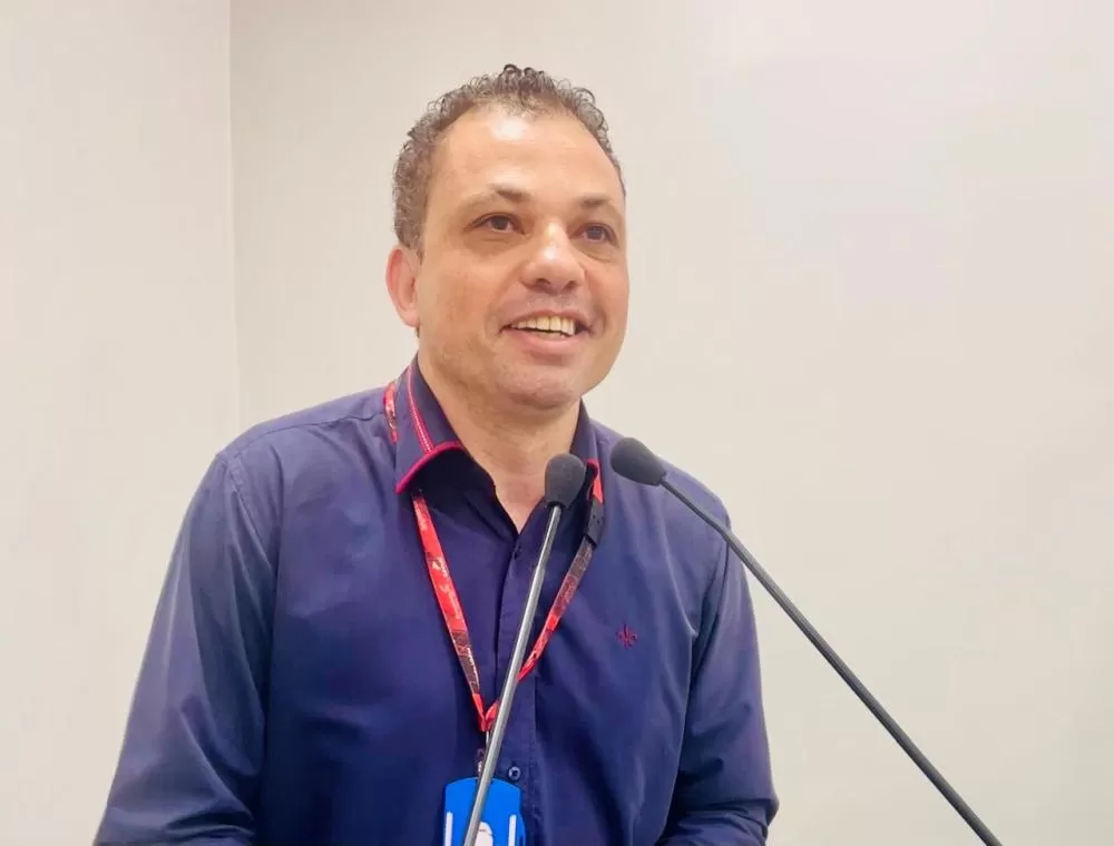 O gerente executivo do Senac em Marechal Cândido Rondon, Osnei Francisco Alves, apresentou aos vereadores o crescimento da unidade e os investimentos em qualificação profissional durante a Tribuna Popular da Câmara Municipal. (Foto: Cristiano Viteck)