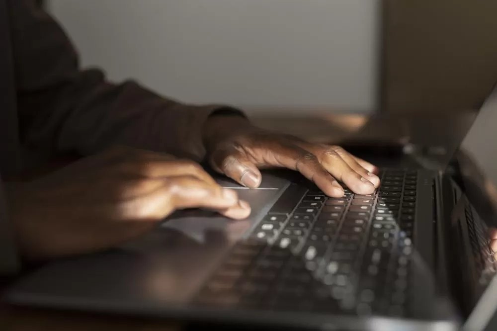 Brasil teve mais de 34 bilhões de tentativas de golpes digitais em 2025