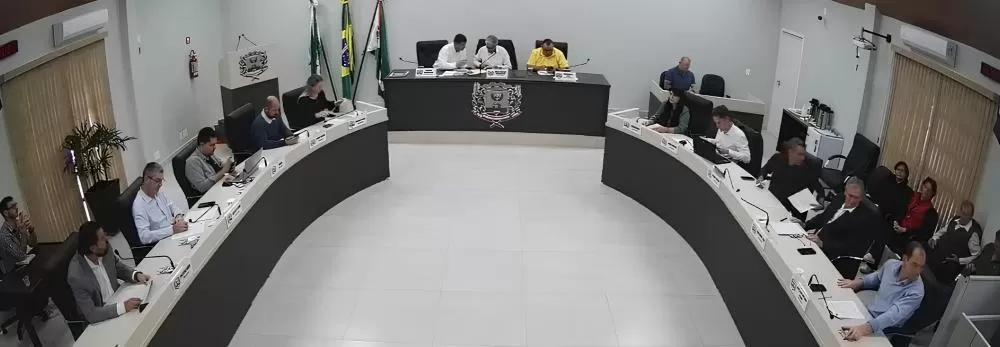 Sessão ordinária da Câmara de Vereadores reuniu pedidos de informações, cobranças ao Executivo e indicações voltadas à saúde, infraestrutura, educação, esporte, agricultura e fiscalização pública. (Foto: Reprodução)