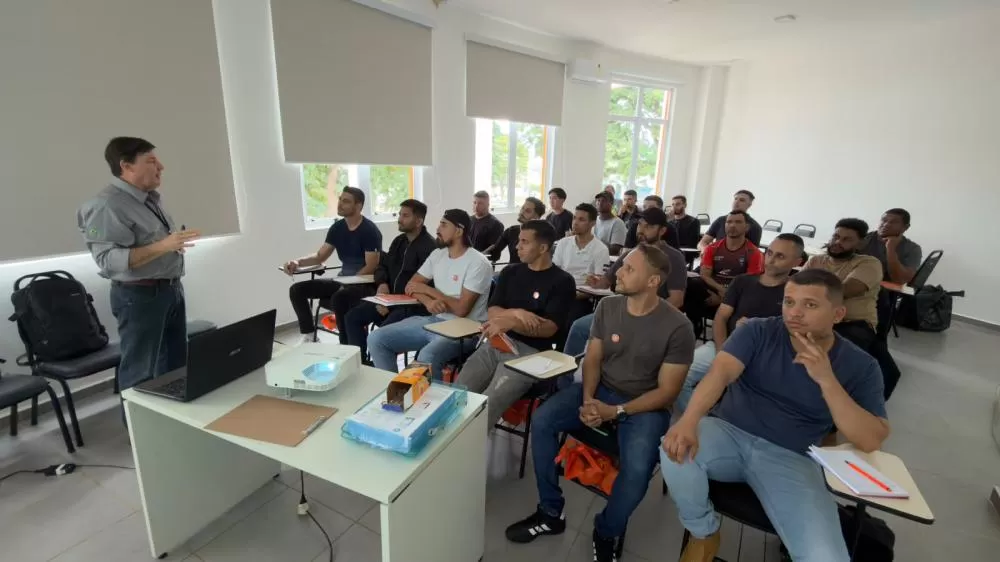 Novos eletricistas iniciaram nesta semana a capacitação da Copel; Marechal Cândido Rondon receberá seis profissionais para reforçar o atendimento ligado ao Copel Agro. (Foto: Divulgação/Copel)